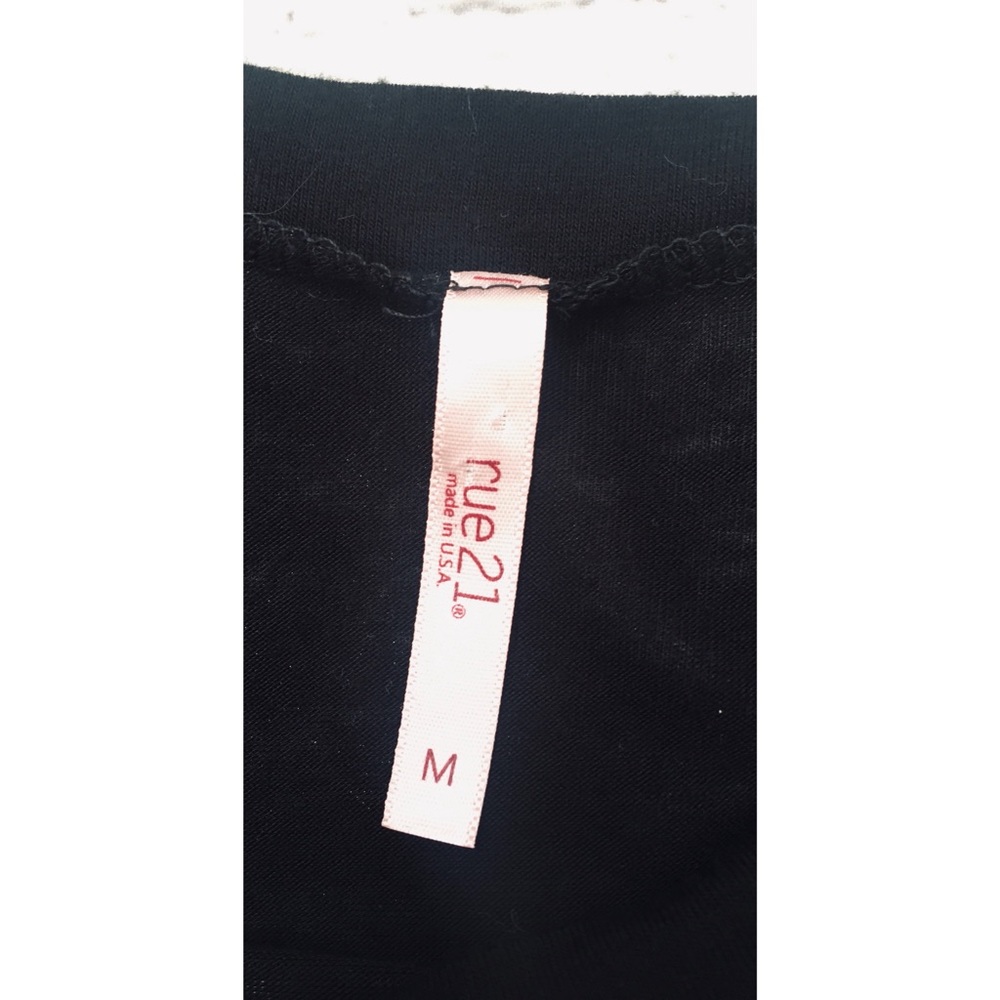 Rue 21 Black Slouch Gold Heart T-shirt - Picture 7 of 8